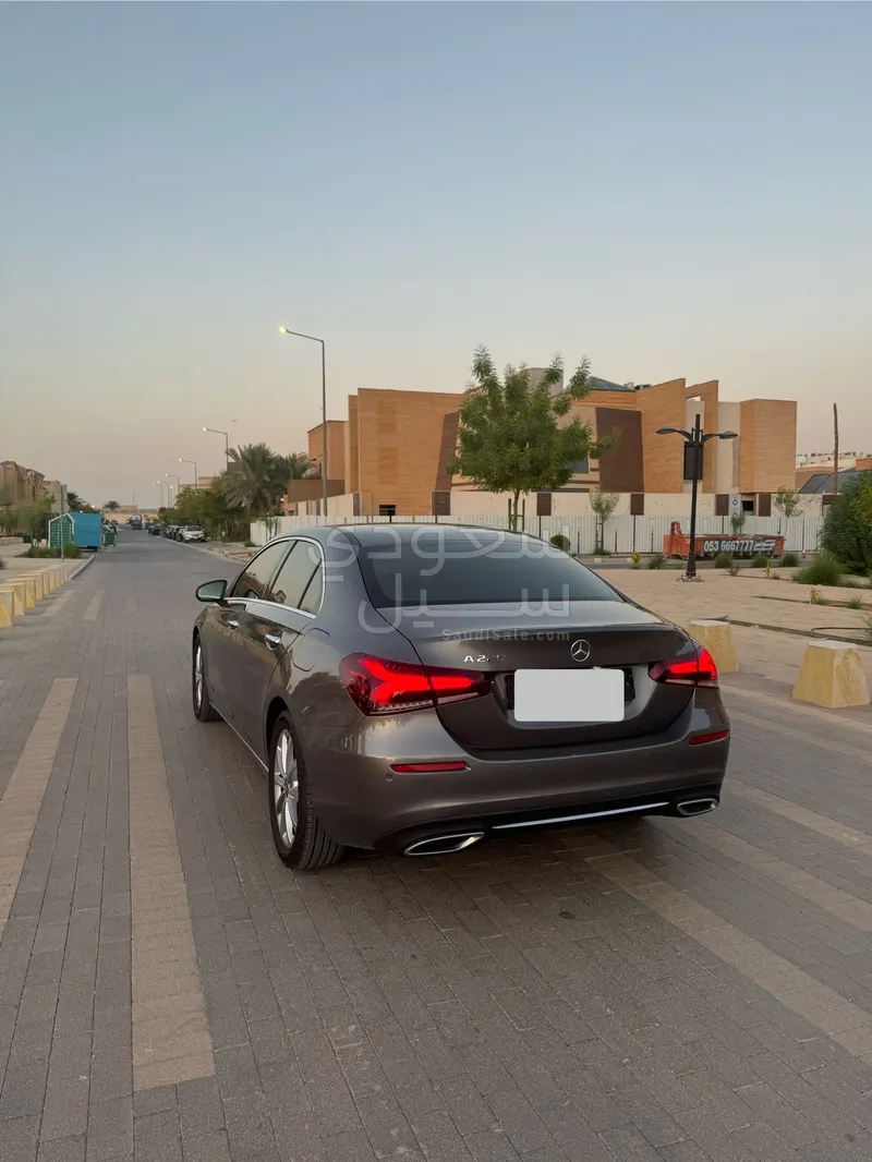 2020 Mercedes-Benz A 220