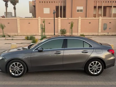 2020 Mercedes-Benz A 220