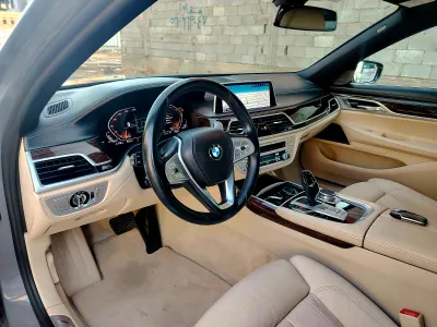 2020 بي ام دبليو الفئة السابعة 730 إل أي