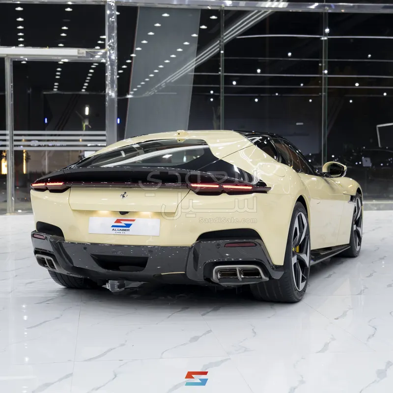 2025 فيراري 12 سيليندر