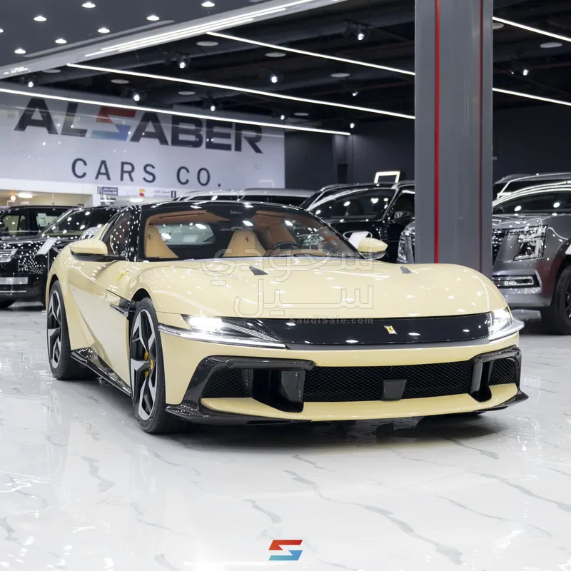 2025 فيراري 12 سيليندر