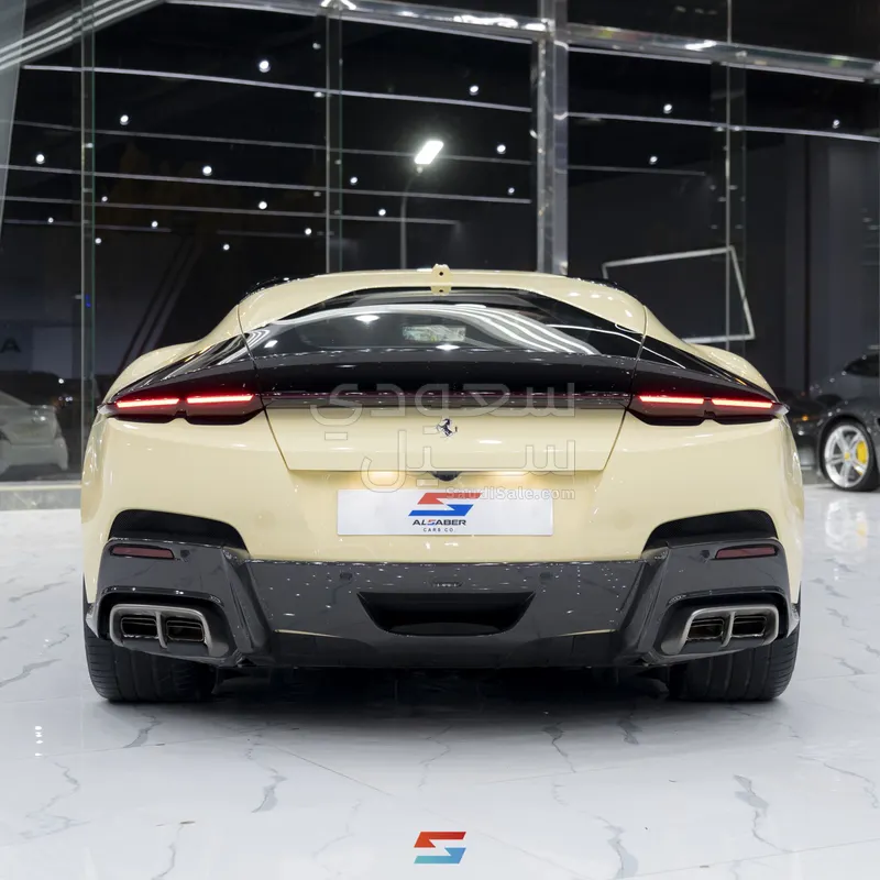 2025 فيراري 12 سيليندر