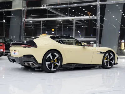 2025 فيراري 12 سيليندر