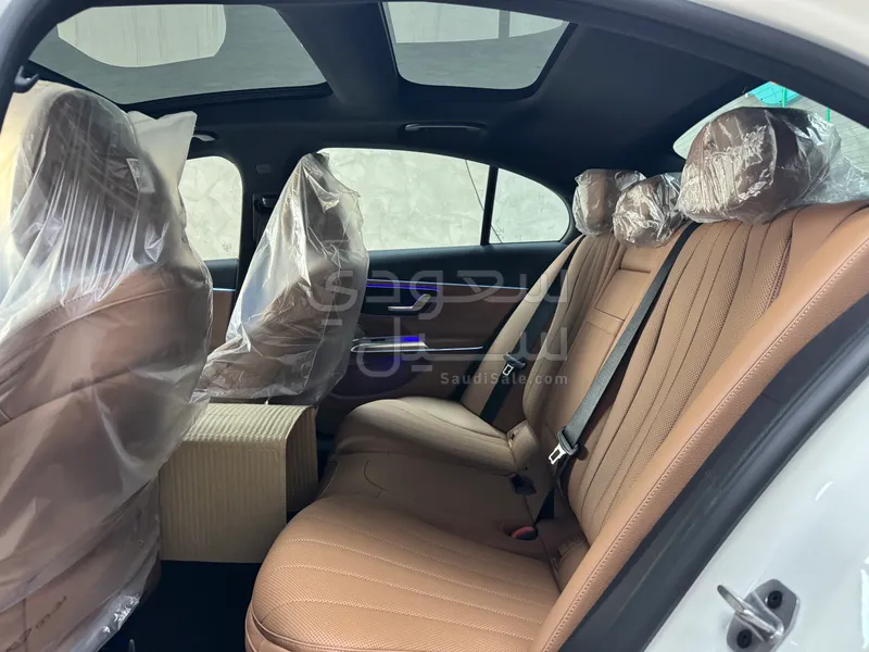 2025 Mercedes-Benz E 300