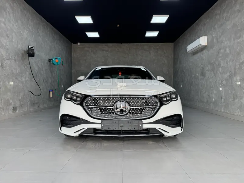 2025 Mercedes-Benz E 300