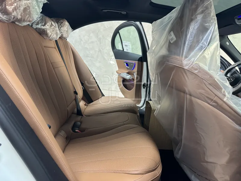 2025 Mercedes-Benz E 300