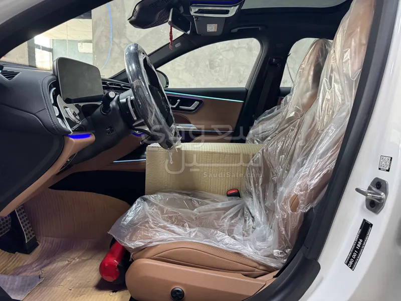 2025 Mercedes-Benz E 300