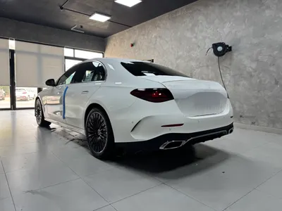 2025 Mercedes-Benz E 300