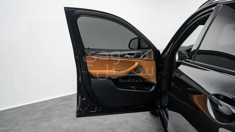 2025 BMW X Series 4 30i