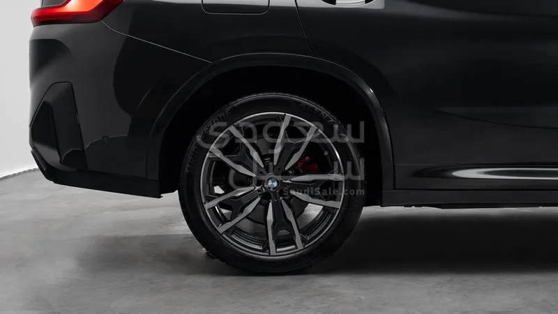 2025 BMW X Series 4 30i