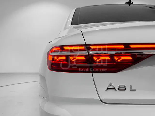 2023 اودي اي 8 50 تي إي اف اي