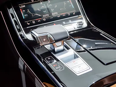 2023 اودي اي 8 50 تي إي اف اي