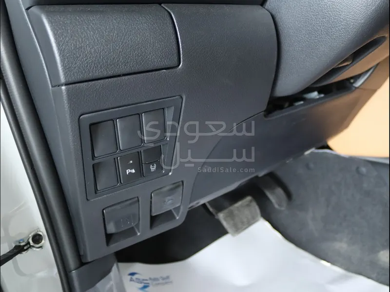 2025 تويوتا فورشنر جي اكس