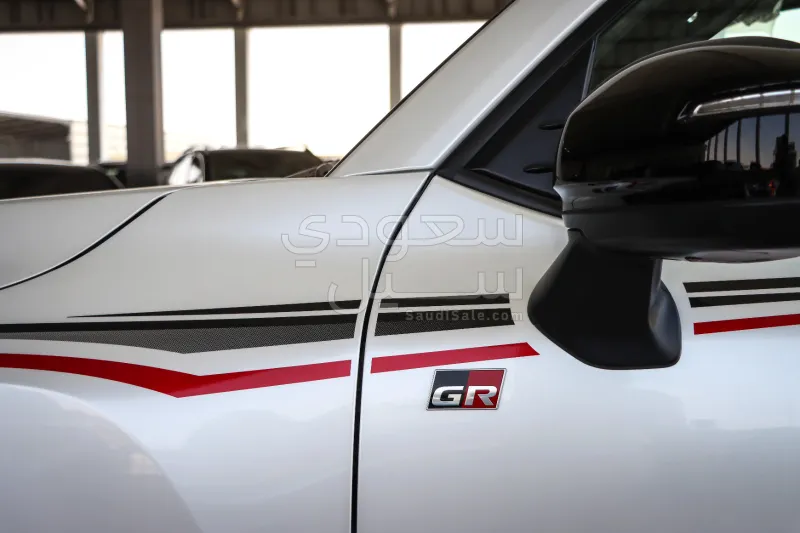 2022 Toyota Land Cruiser GR sport