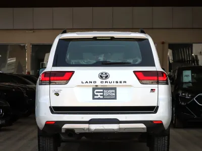 2022 Toyota Land Cruiser GR sport