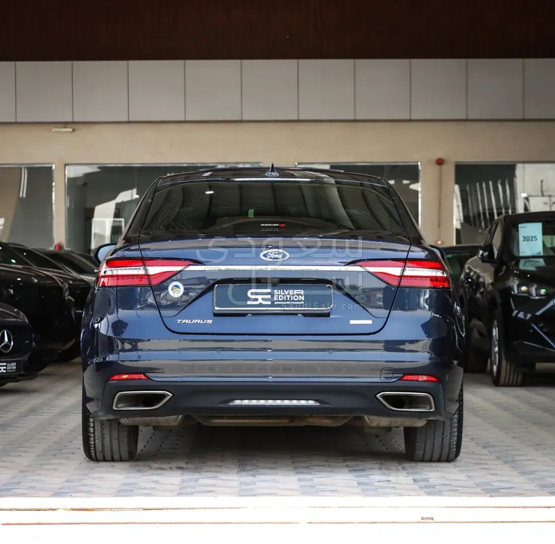 2022 Ford Taurus