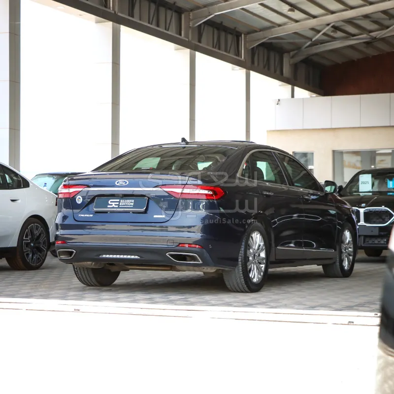 2022 Ford Taurus