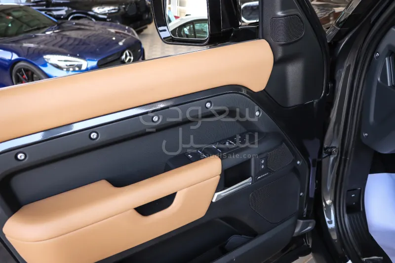 2025 Land Rover Defender HSE