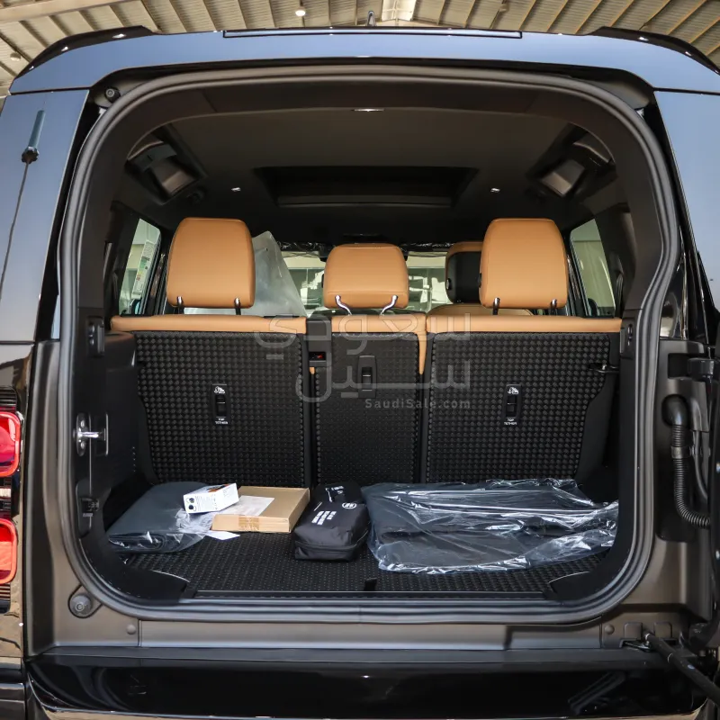 2025 Land Rover Defender HSE