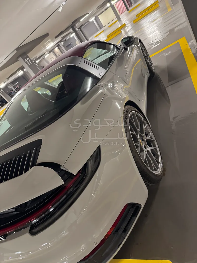 2022 Porsche 911 Targa4