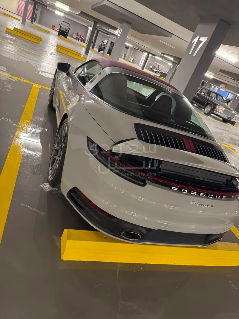 2022 Porsche 911 Targa4