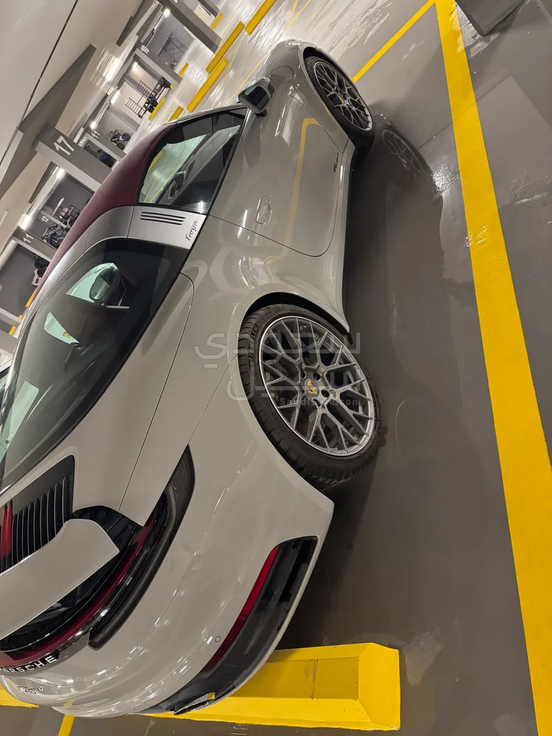 2022 Porsche 911 Targa4