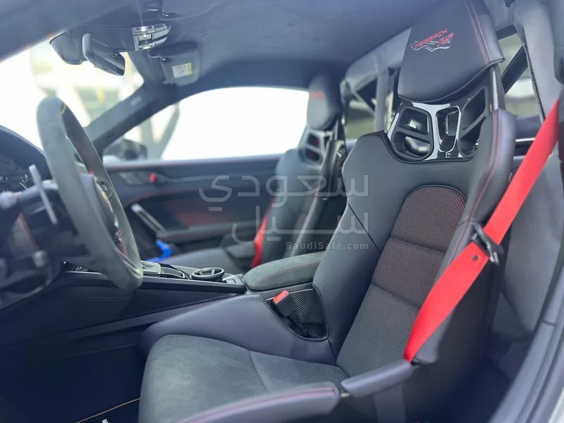 2025 بورش 911 جي تي 3 ار اس