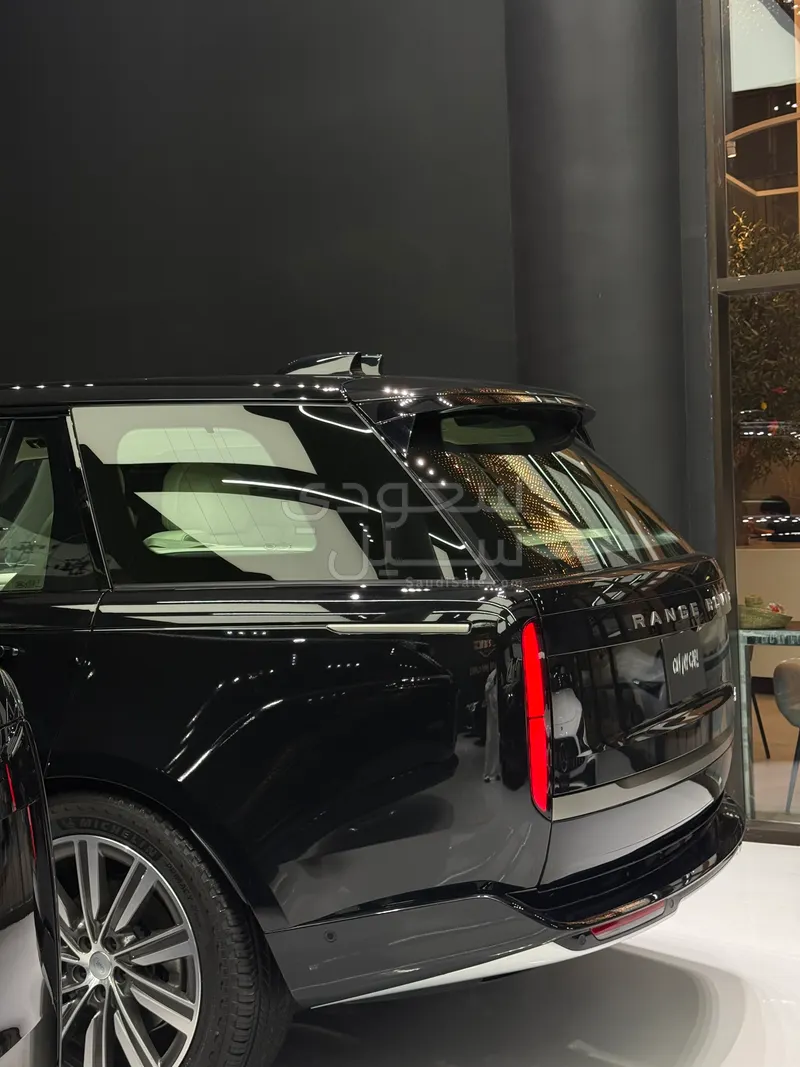 2025 Land Rover Range Rover Vogue SE