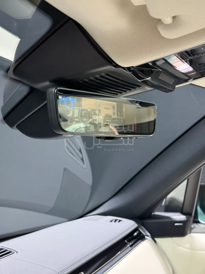 2025 Land Rover Range Rover Vogue SE