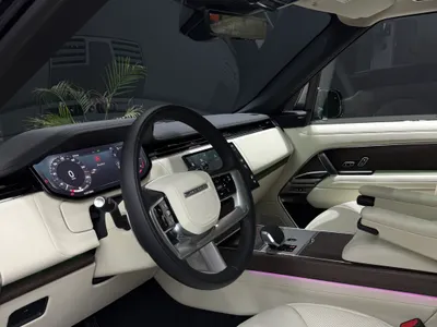 2025 Land Rover Range Rover Vogue SE