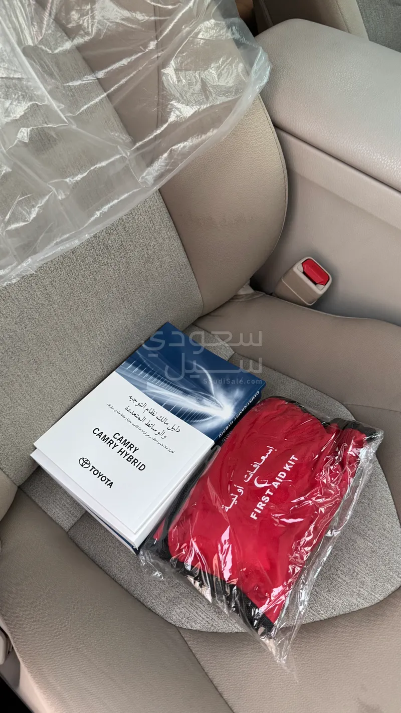 2023 تويوتا كامري جي ال اي