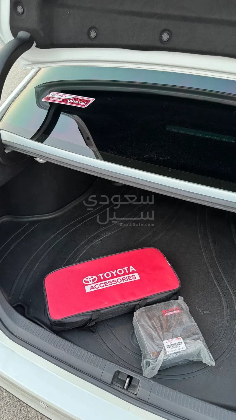 2023 تويوتا كامري جي ال اي