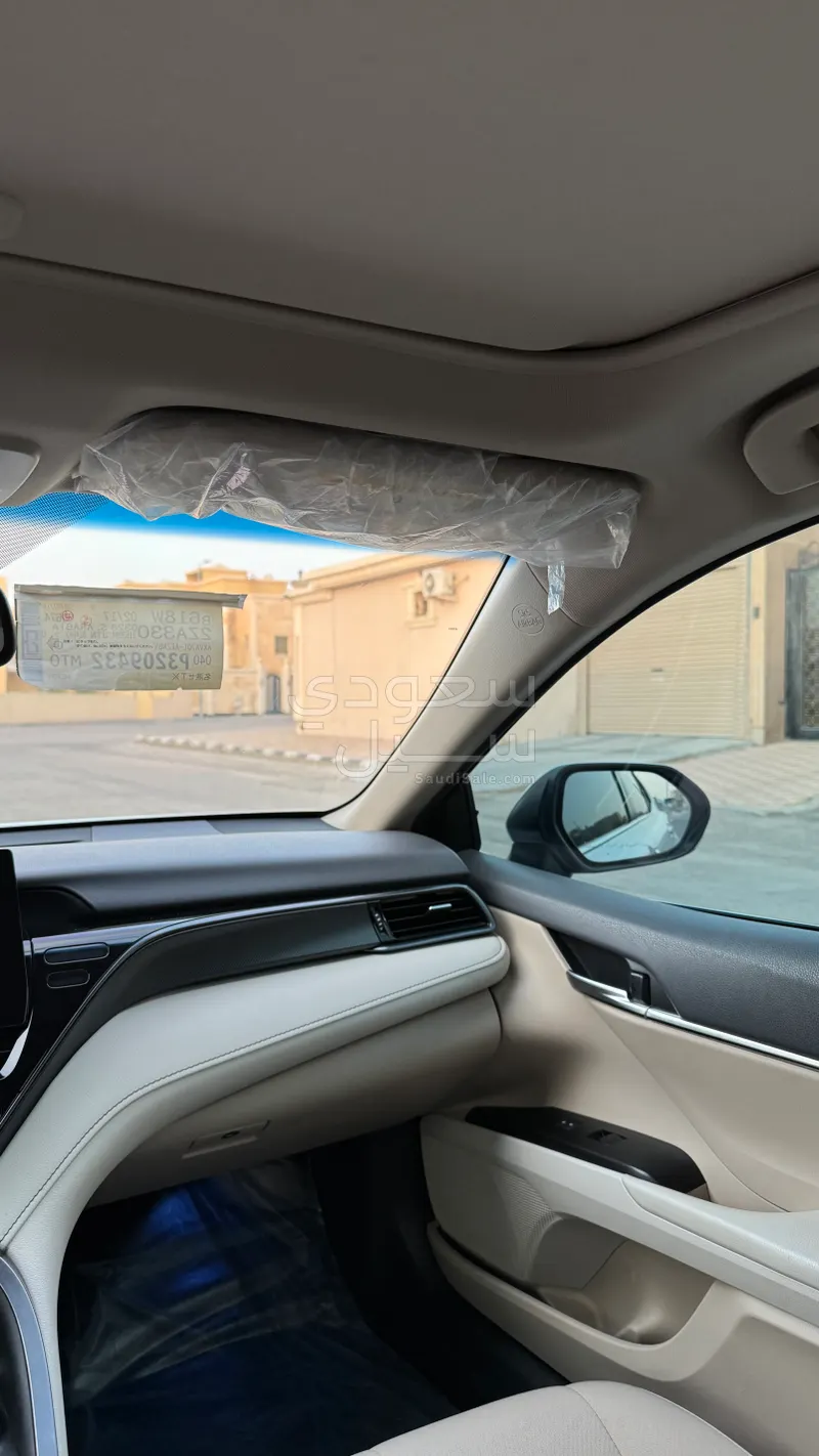 2023 تويوتا كامري جي ال اي