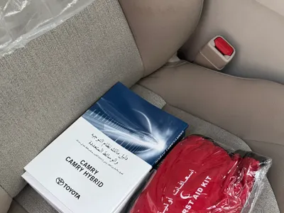 2023 تويوتا كامري جي ال اي
