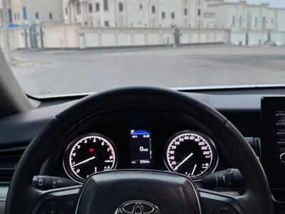 2023 تويوتا كامري جي ال اي