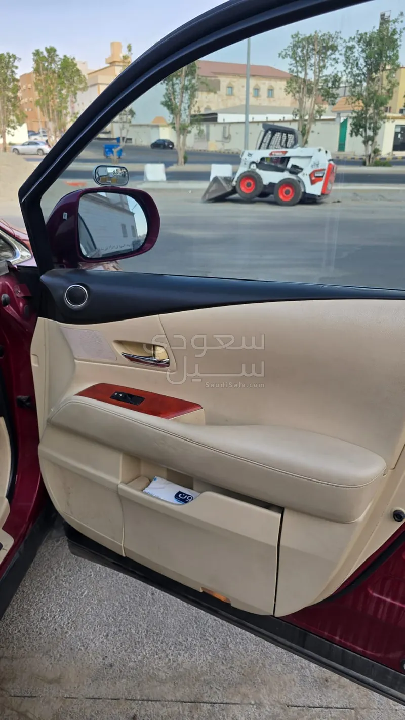 2010 لكزس أر إكس 350
