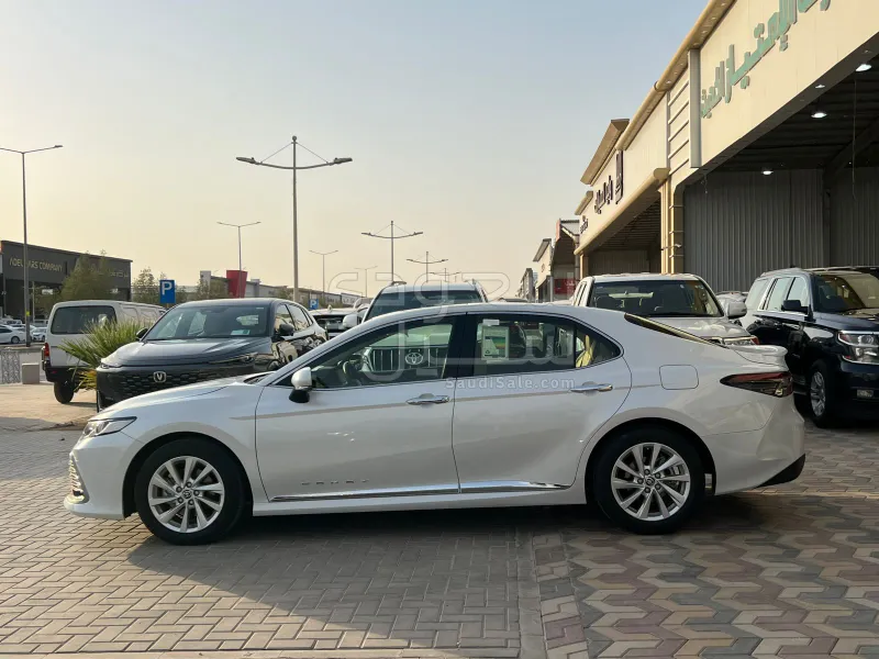 2024 Toyota Camry GLE