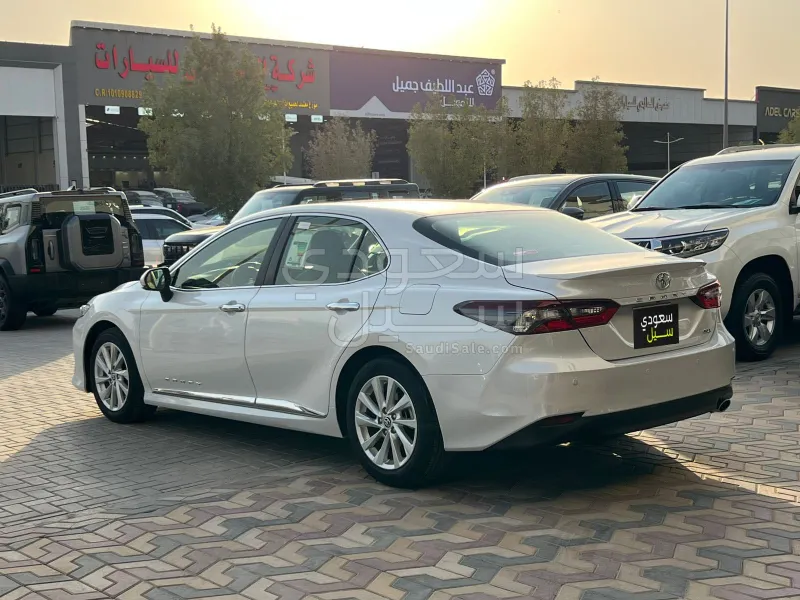 2024 Toyota Camry GLE