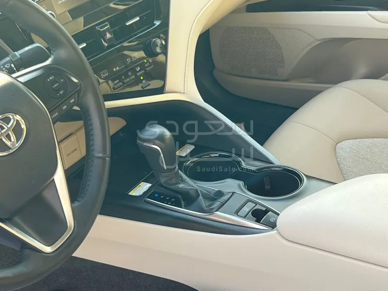 2024 Toyota Camry GLE