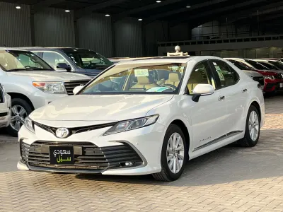 2024 Toyota Camry GLE