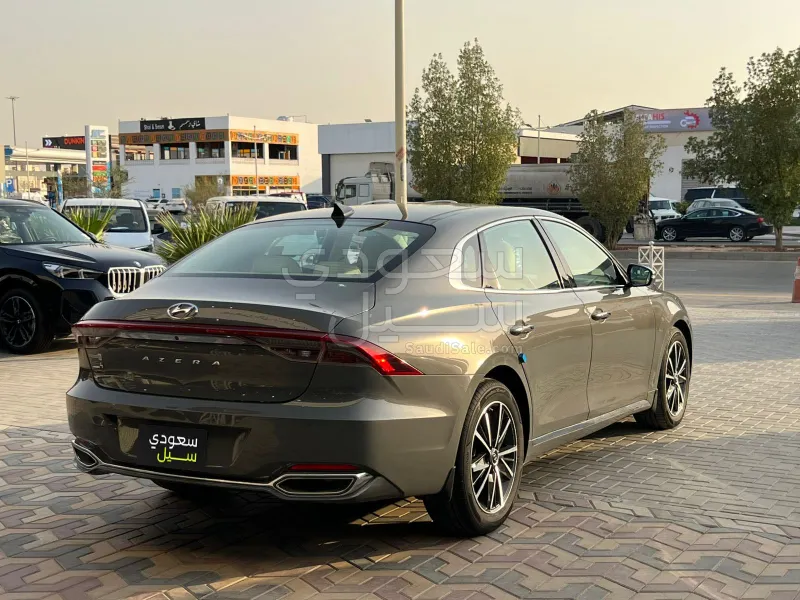 2022 Hyundai Azera Smart
