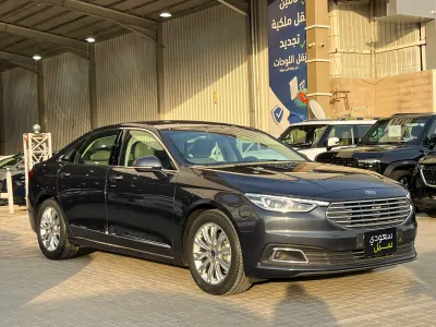 2022 Ford Taurus Trend
