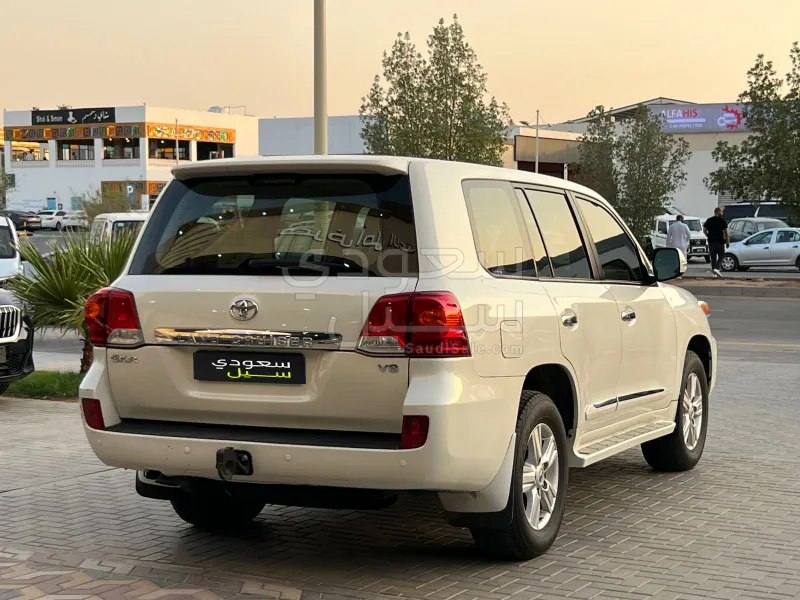 2014 Toyota Land Cruiser GXR