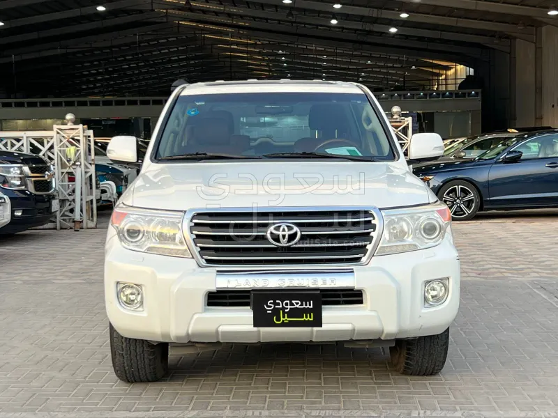 2014 Toyota Land Cruiser GXR