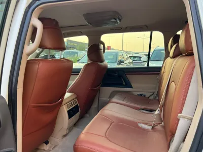 2014 Toyota Land Cruiser GXR