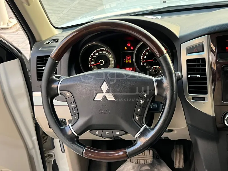 2018 Mitsubishi Pajero