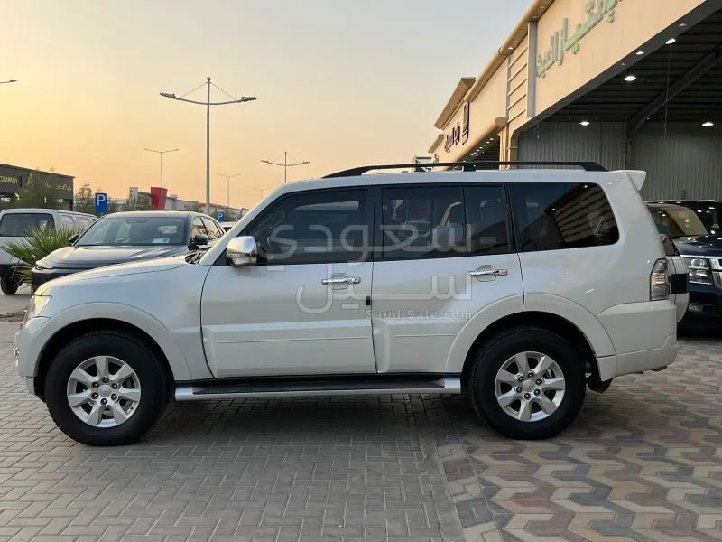 2018 Mitsubishi Pajero