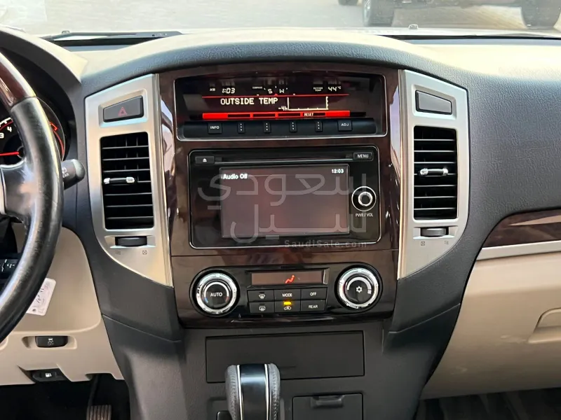 2018 Mitsubishi Pajero