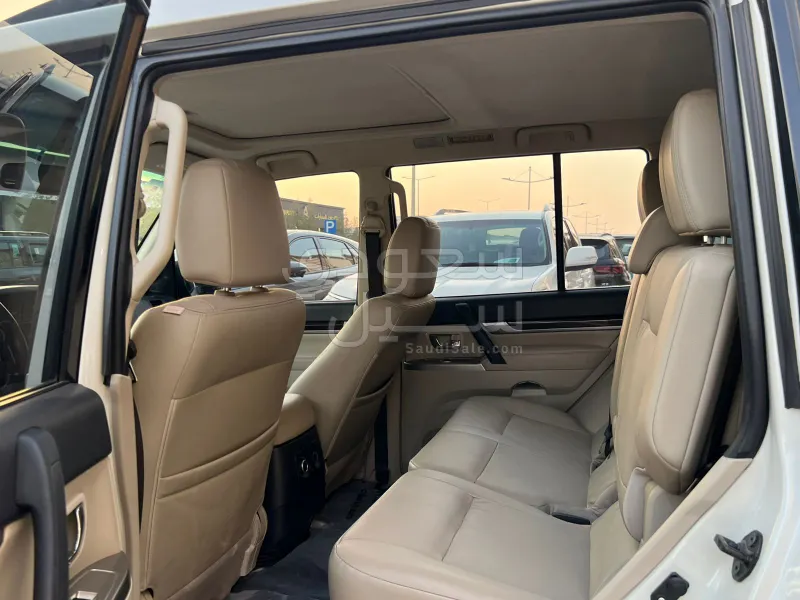 2018 Mitsubishi Pajero