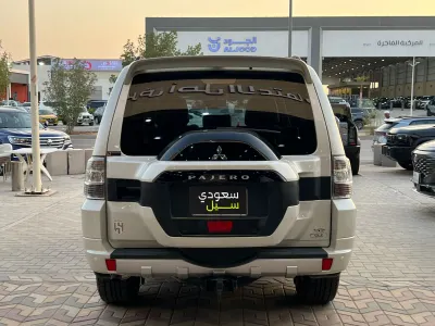 2018 Mitsubishi Pajero